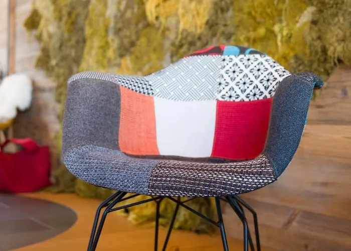 Le Grimpeur, De Glace Access, 50m From Lift