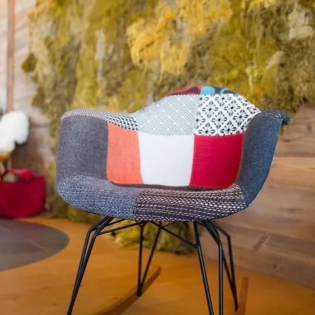 Le Grimpeur, De Glace Access, 50m From Lift